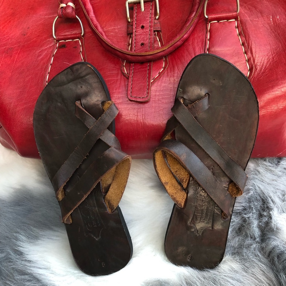 Glory letter sandals
